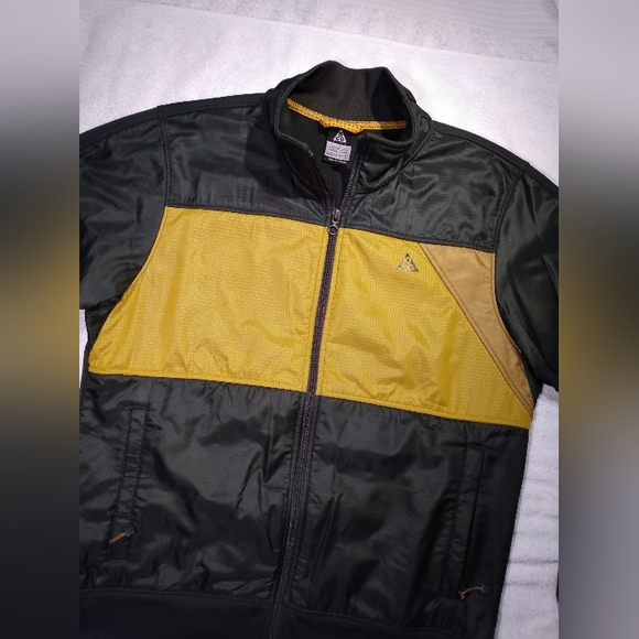NIKE ACG Fit Therma Hybrid Nylon Polyester Forest Green Yellow tech gorp Jacket - Picture 2 of 16